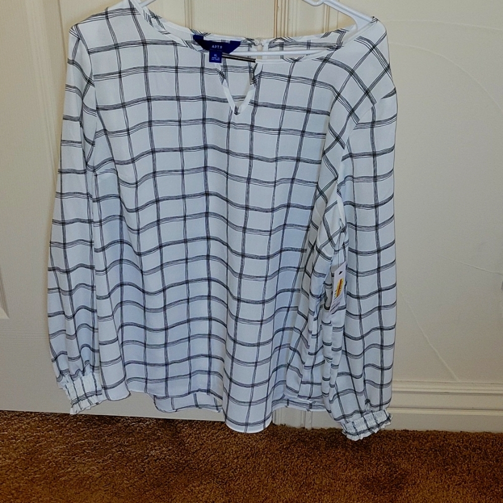 Apt. 9 White and Black Windowpane Long-Sleeve Blouse